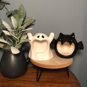 ghost and bat halloween decor